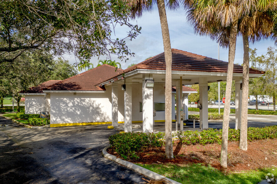 12396 W Sunrise Blvd, Plantation, FL for rent - Building Photo - Image 3 of 8