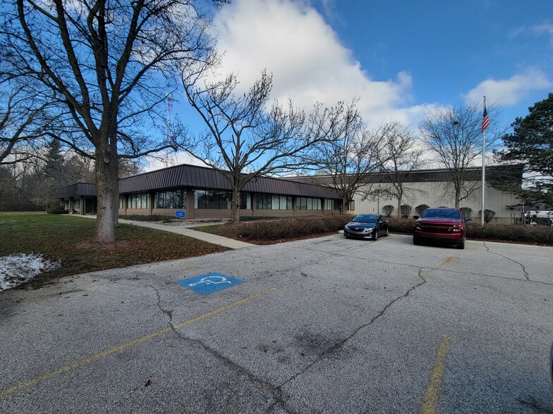 2929 W Lathrop St, South Bend, IN for rent - Building Photo - Image 1 of 13