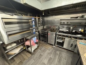 16 Marischal Pl, Edinburgh to rent Interior Photo- Image 2 of 2