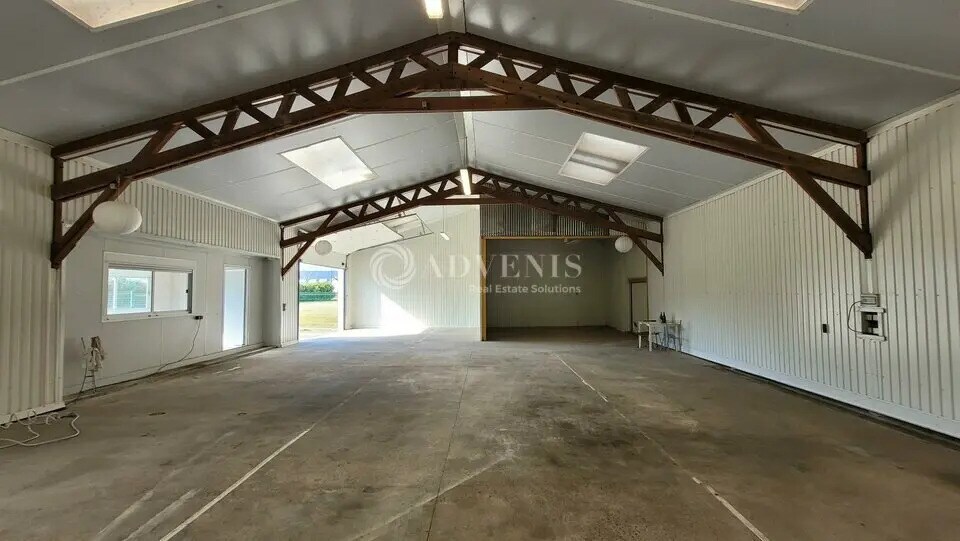 Light Industrial in Carquefou to rent - Building Photo - Image 2 of 10