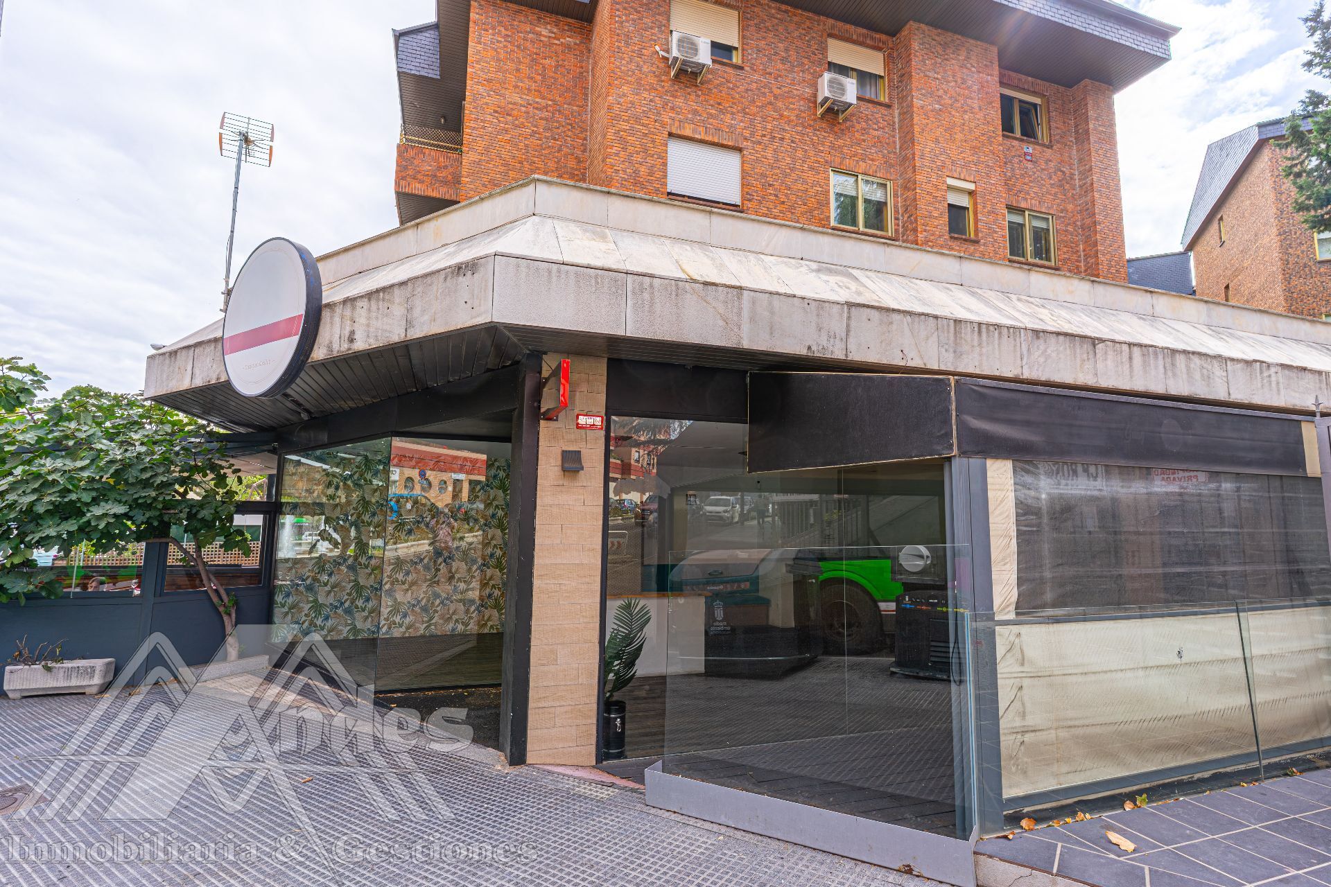 Retail in Majadahonda, Madrid to rent Interior Photo- Image 1 of 38