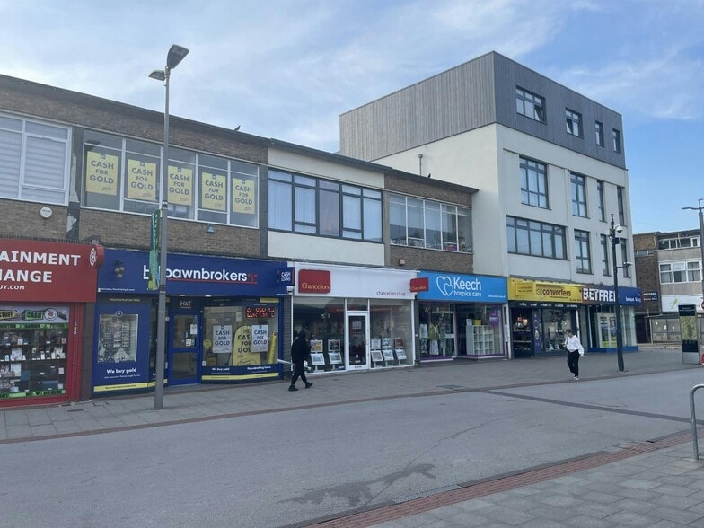 178 Marlowes, Hemel Hempstead to rent - Building Photo - Image 3 of 3