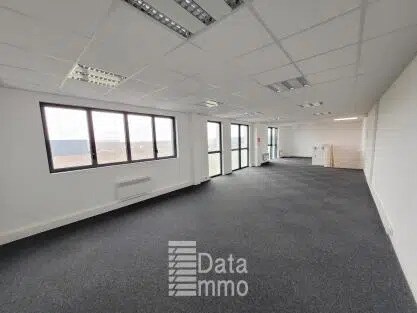 Lieusaint, SEM 77127 - Unit 201 -  - Interior Photo - Image 2 of 3