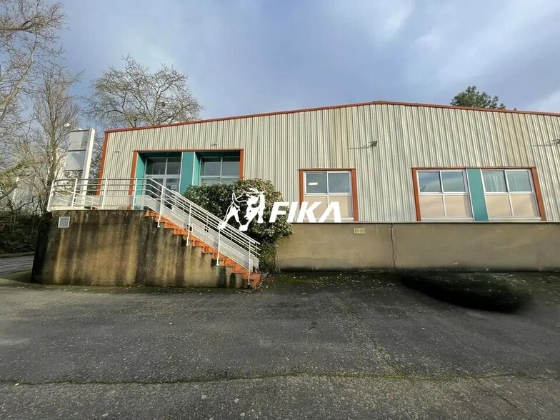 Light Industrial in Toulouse to rent - Building Photo - Image 1 of 12