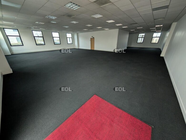 Light Industrial in Créteil to rent - Interior Photo - Image 3 of 8