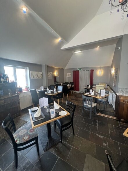 30 Nutter Rd, Thornton Cleveleys for sale - Interior Photo - Image 3 of 11