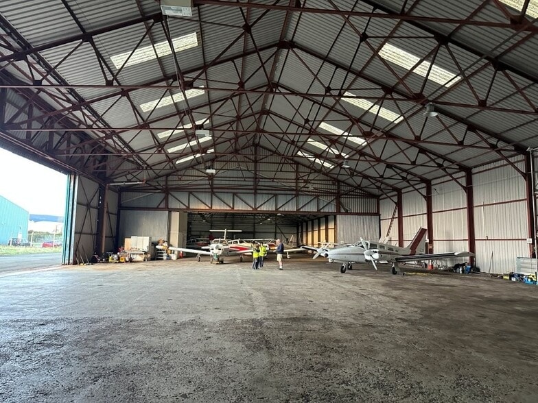 Hangar 4, Isle of Man Airport, Isle Of Man to rent - Interior Photo - Image 2 of 3