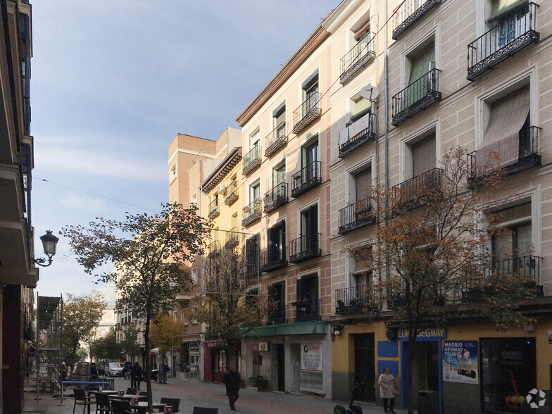 Residential in Madrid, MAD for sale - Building Photo - Image 1 of 2