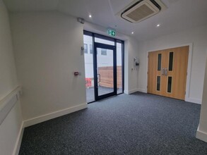 High Rd, Benfleet for rent Interior Photo- Image 2 of 6