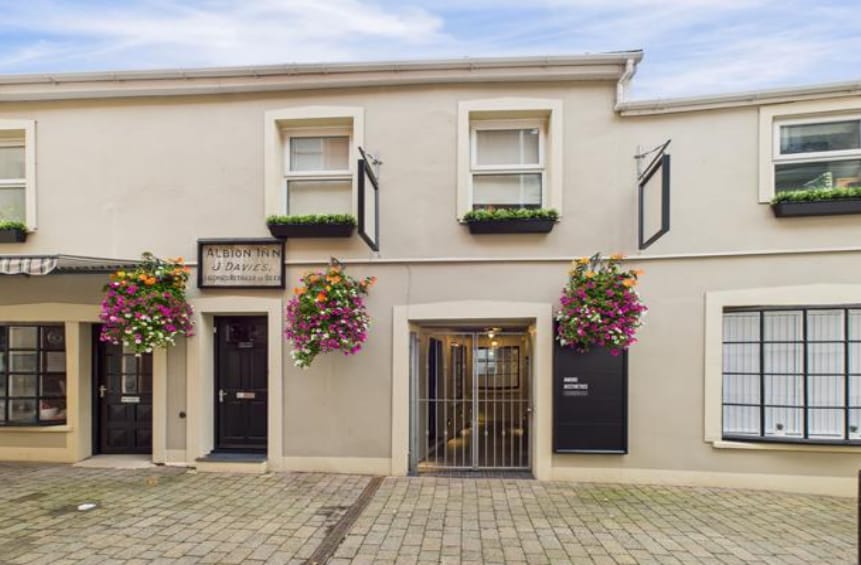 Mill St, Carmarthen to rent Building Photo- Image 1 of 3