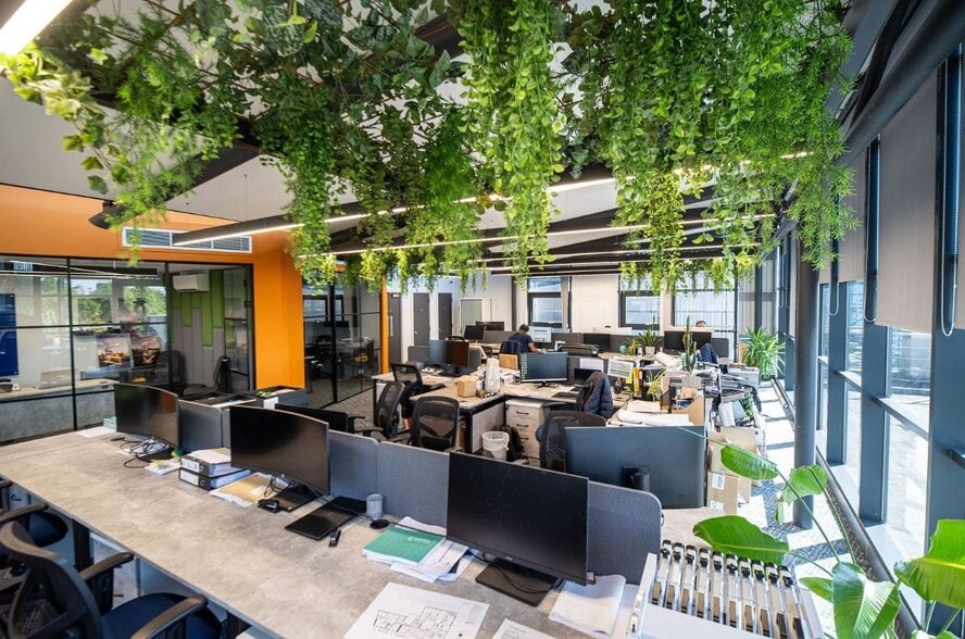 118 North St, Leeds to rent - Building Photo - Image 1 of 25