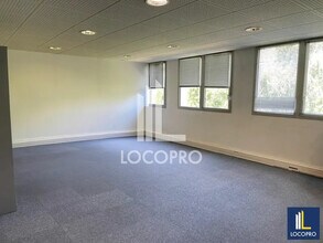 Office in Marseille to rent Interior Photo- Image 1 of 7