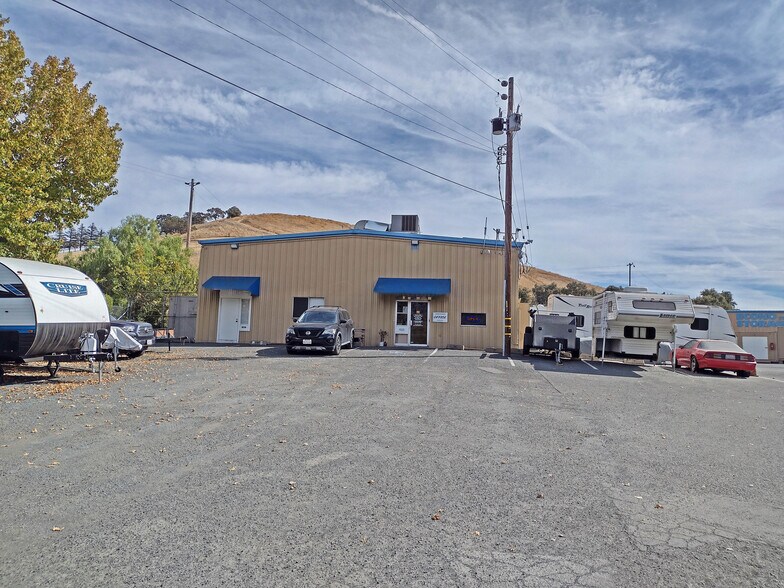 375 Arthur Rd, Martinez, CA for rent - Building Photo - Image 2 of 2