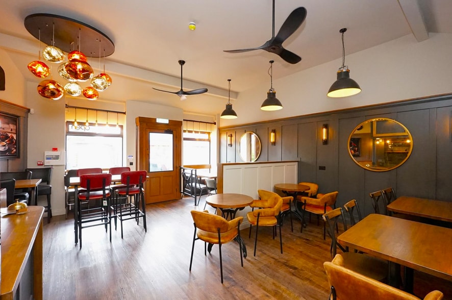 53 Amphitrite St, Barrow-In-Furness for sale - Interior Photo - Image 2 of 7