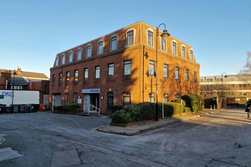 London St, Basingstoke for sale - Building Photo - Image 1 of 1