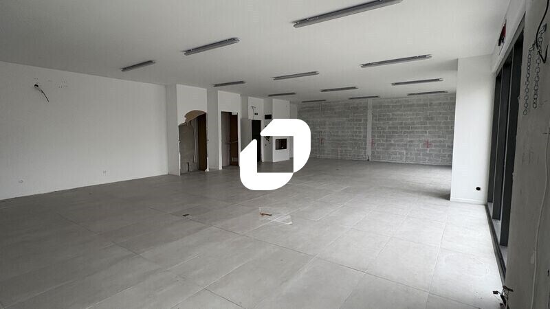 Retail in Châtenay-Malabry to rent - Interior Photo - Image 3 of 6