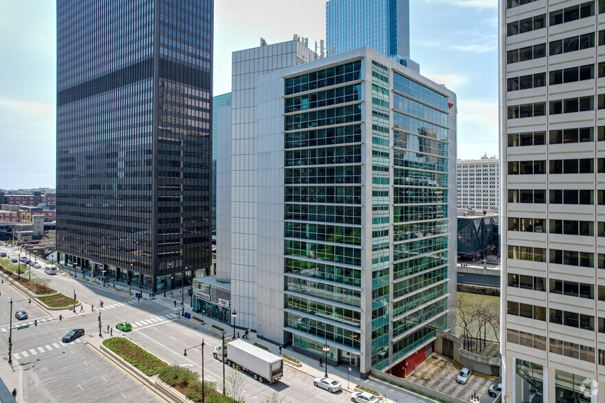 250 S Wacker Dr, Chicago, IL for rent - Primary Photo - Image 1 of 7