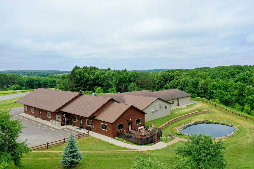 415 W US Highway 10, Neillsville, WI for sale - Building Photo - Image 1 of 1