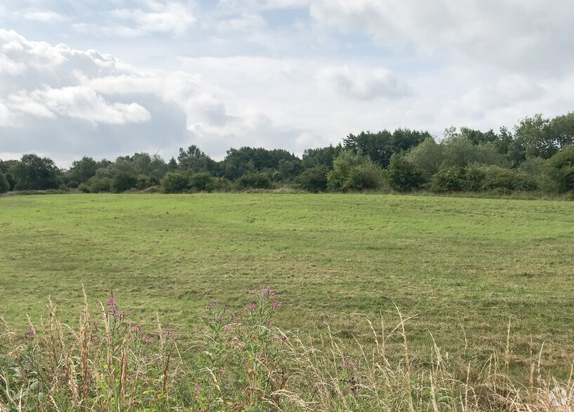 Riverside Way, Irvine for sale - Primary Photo - Image 1 of 1