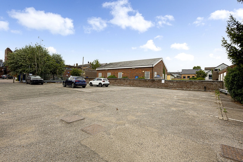 184 High St, Berkhamsted to rent - Building Photo - Image 3 of 13