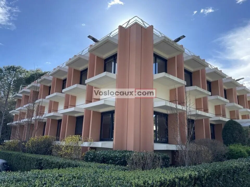 Office in SOPHIA ANTIPOLIS to rent Building Photo- Image 1 of 3