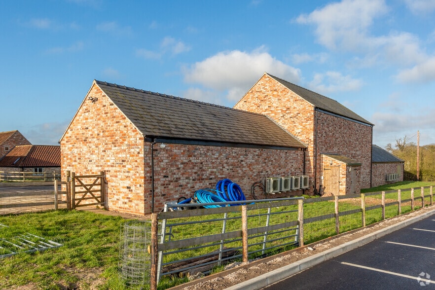 Grove Ln, Stonehouse to rent - Building Photo - Image 2 of 11
