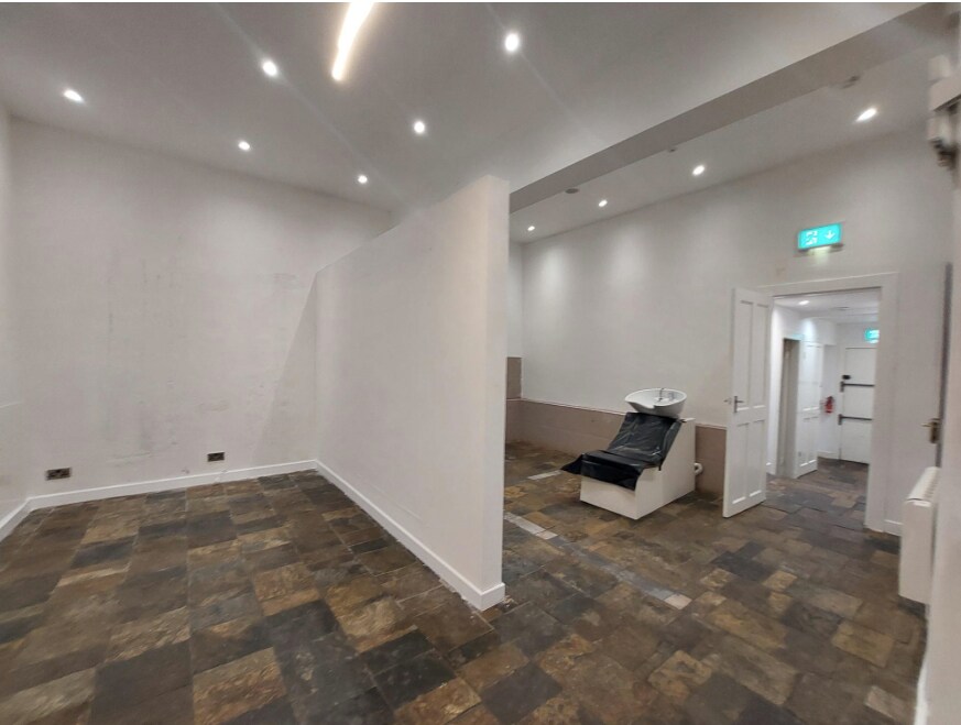 84 Walter Scott Av, Edinburgh, EDH EH16 5RL - Unit 84 - - Interior Photo - Image 2 of 3