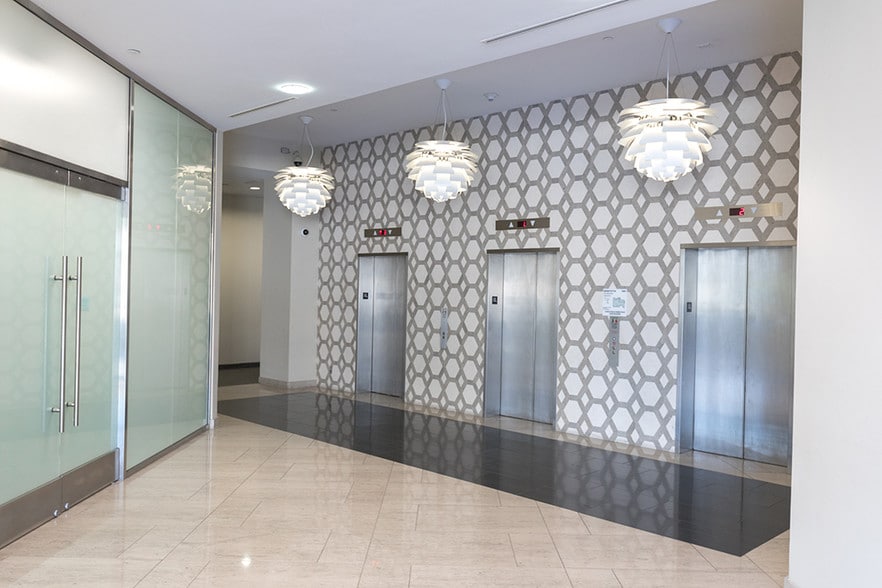 5150 E Pacific Coast Hwy, Long Beach, CA to rent - Lobby - Image 2 of 7