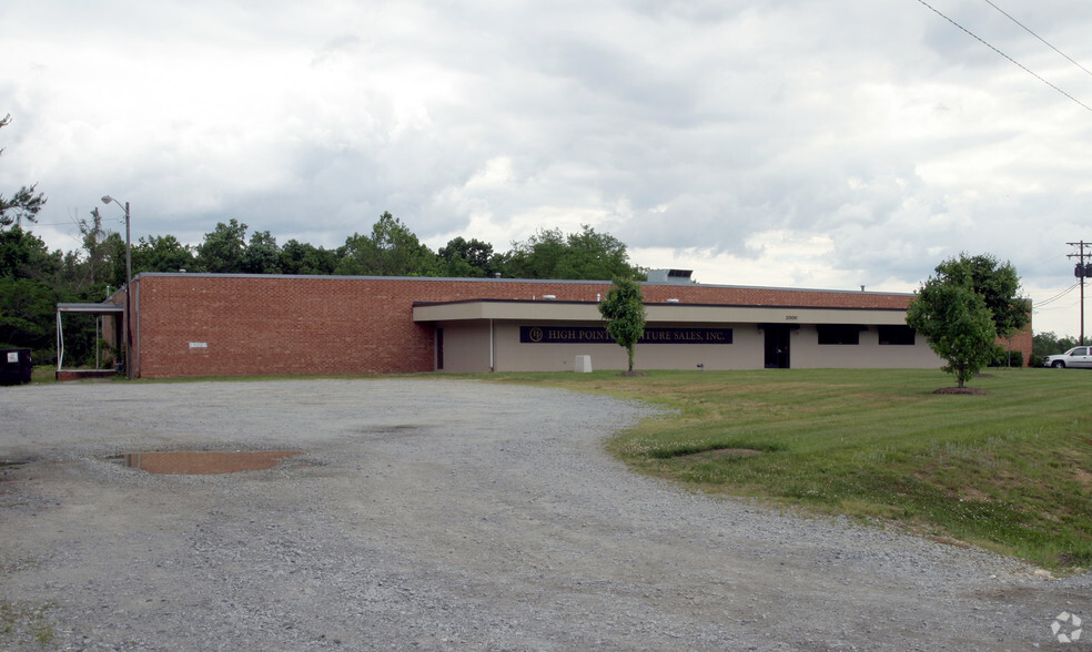 2000 Baker Rd, High Point, NC for rent - Building Photo - Image 1 of 5