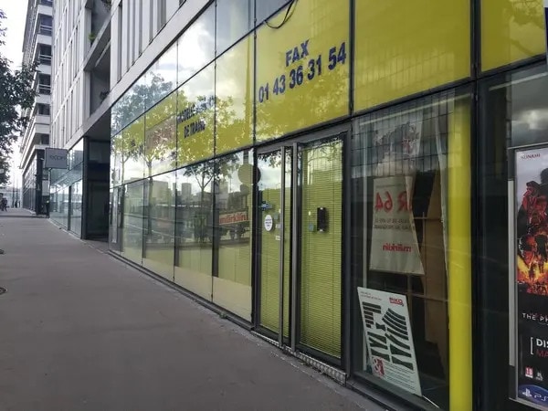 Location Commerce 149 m² - Photo 1