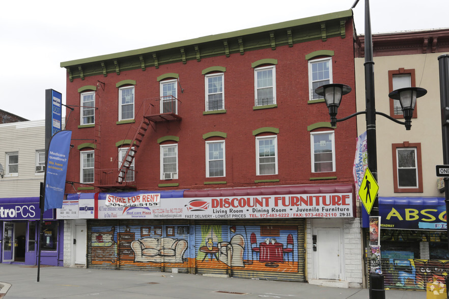 29-31 Broadway, Newark, NJ for sale - Primary Photo - Image 1 of 1