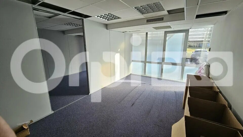 Office in Mérignac to rent - Interior Photo - Image 3 of 6