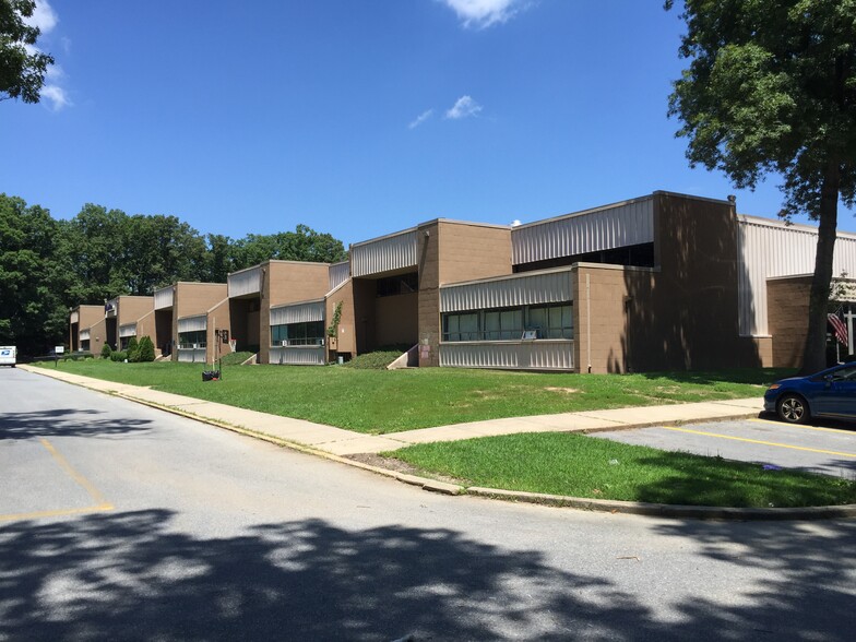 109 Post Office Rd, Waldorf, MD for rent - Building Photo - Image 1 of 4