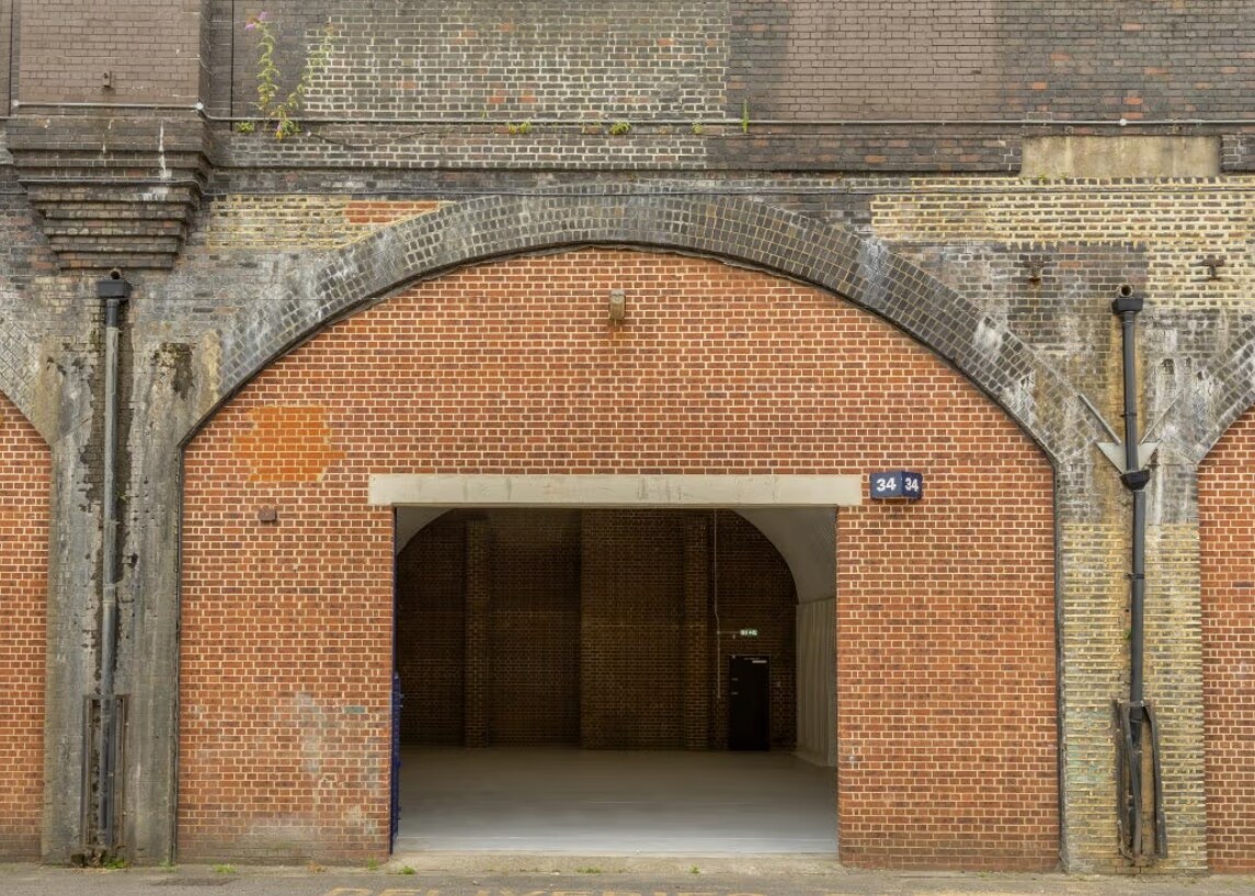 Broughton St, London to rent Building Photo- Image 1 of 3