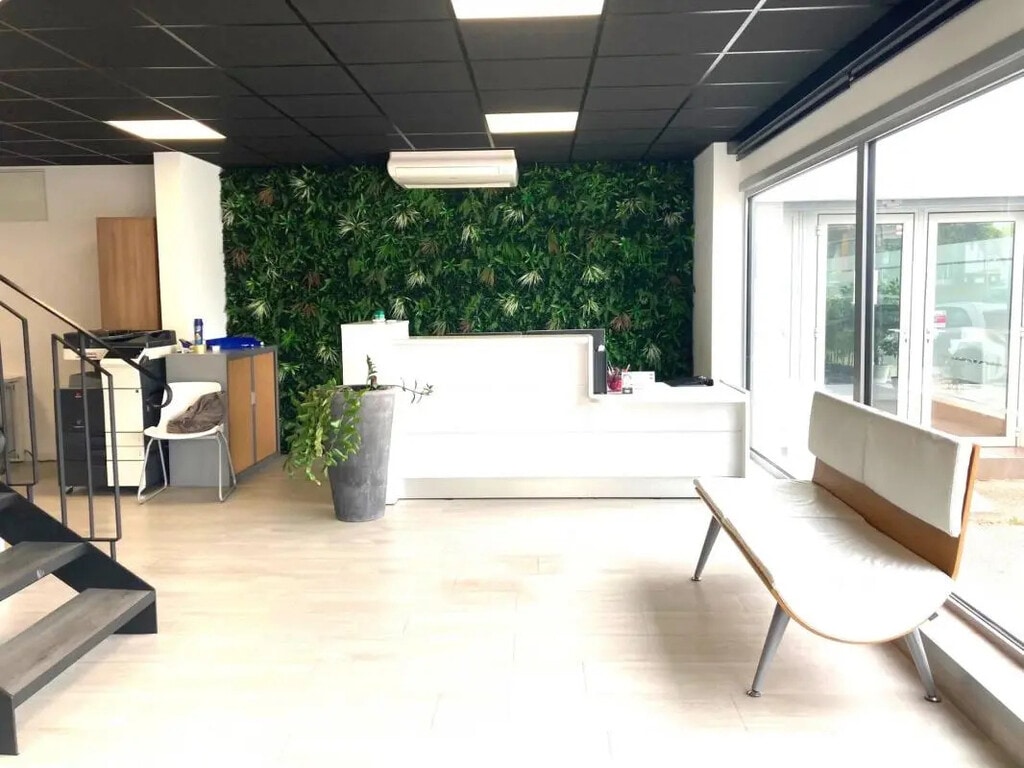 Location Commerce 328 m² - Photo 1