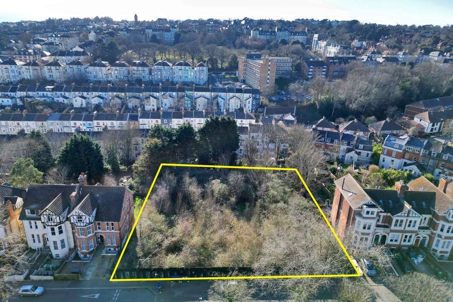 32-36 Chapel Park Rd, St Leonards On Sea for sale Building Photo- Image 1 of 1