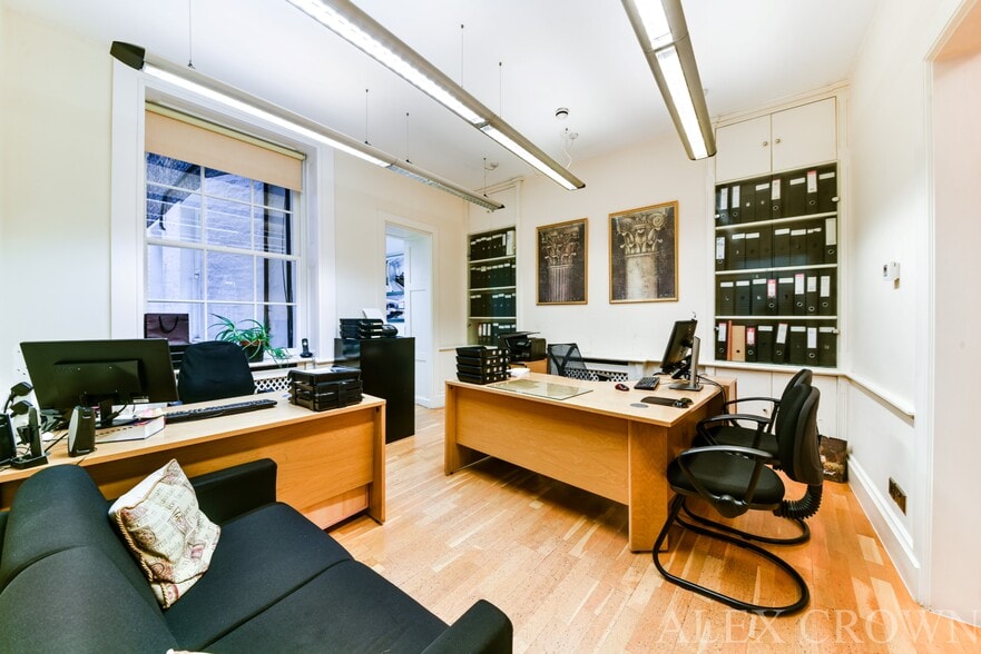 8 Duke St, London to rent - Interior Photo - Image 2 of 6