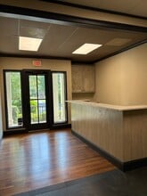 19 Bow Cir, Hilton Head Island, SC to rent Interior Photo- Image 2 of 6