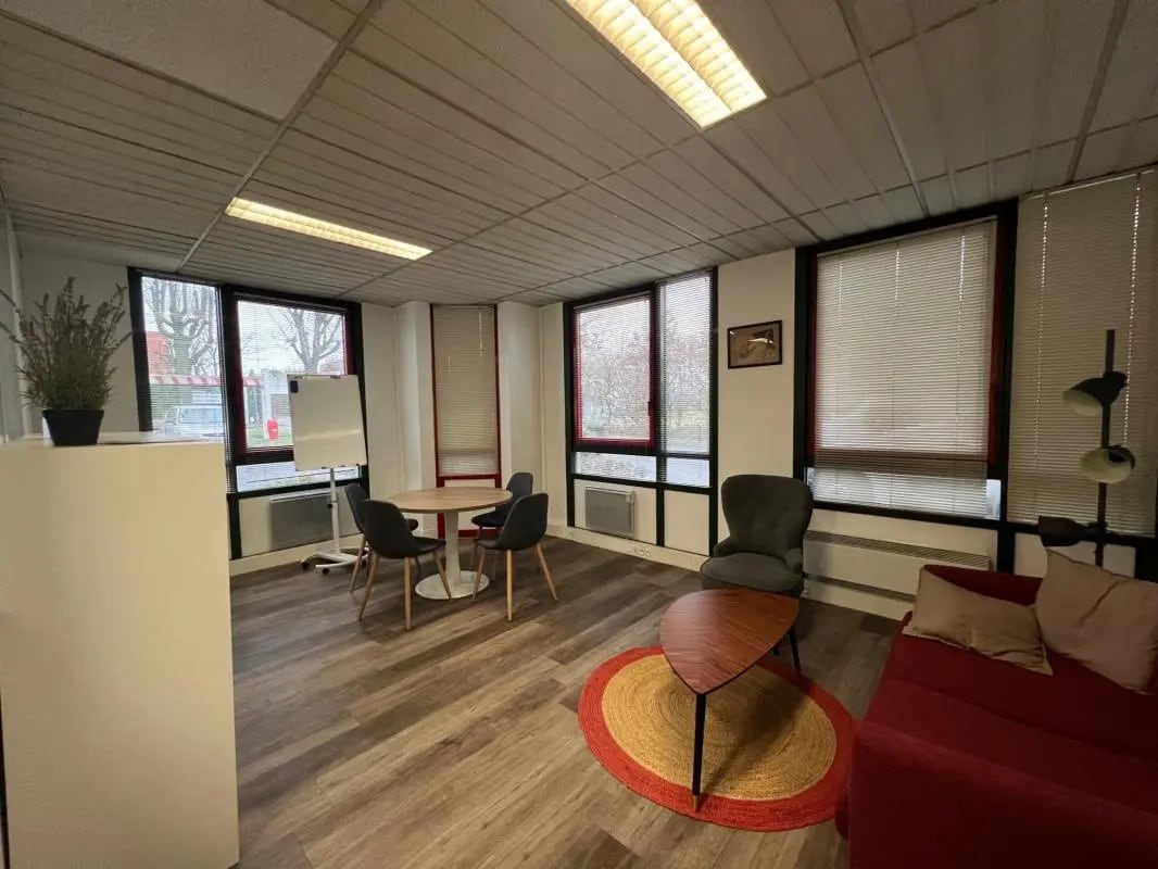 69 Rue De La Belle Etoile, Roissy-en-France to rent Interior Photo- Image 1 of 9