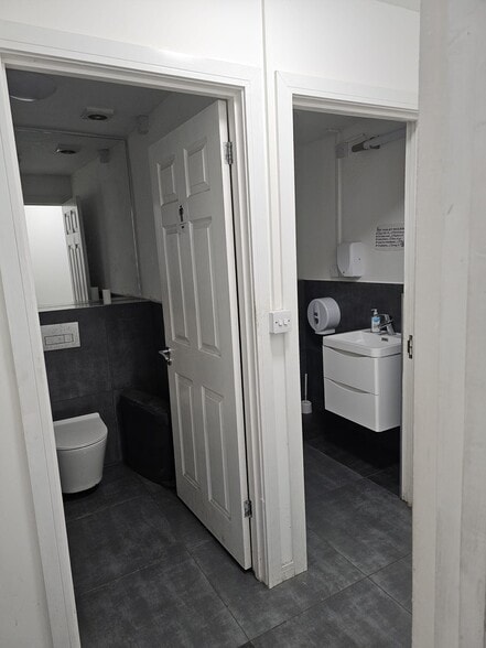 3 liffords Place, London to rent - Interior Photo - Image 3 of 4