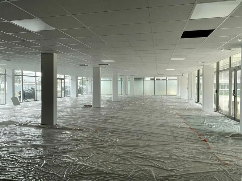 Office / Retail in Mérignac to rent - Building Photo - Image 3 of 6