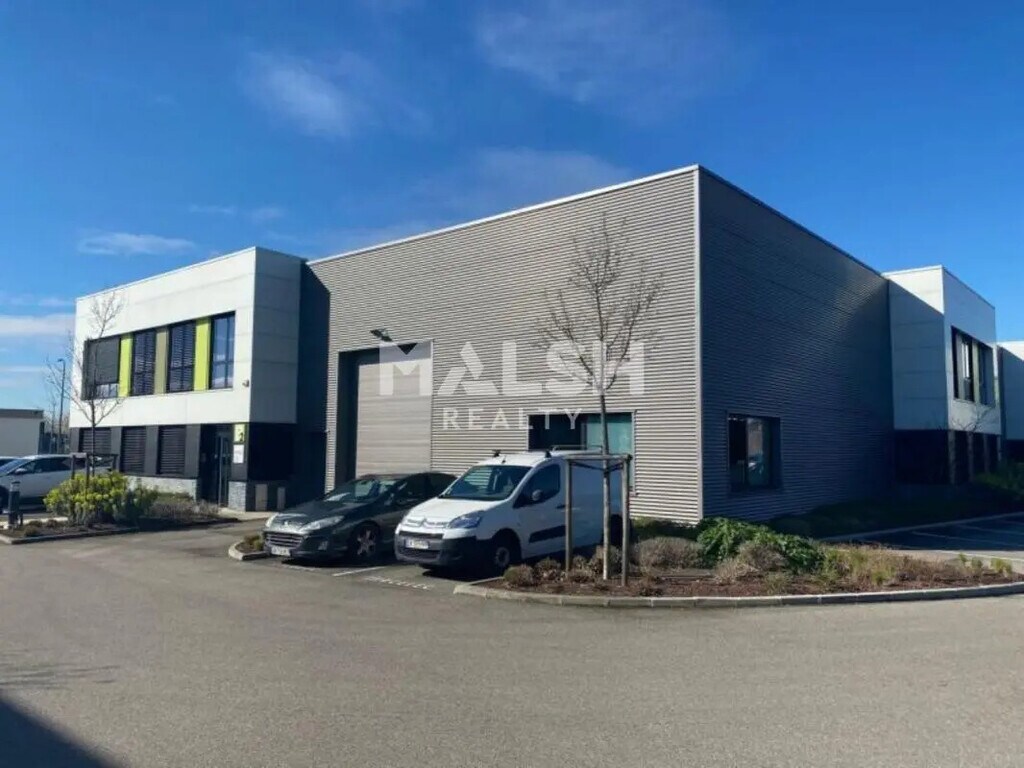 Location Bureaux 567 m² - Photo 1
