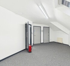 Centre Ct, Pontypridd to rent Interior Photo- Image 2 of 18