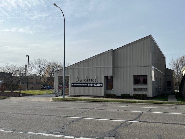 65 Southbound Gratiot Ave, Mount Clemens, MI for sale - Building Photo - Image 3 of 8