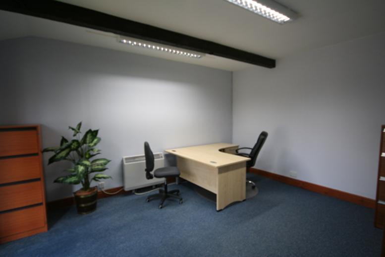 2 Clarendon Ct, Stockbridge to rent - Building Photo - Image 2 of 6