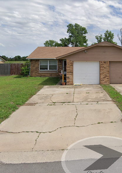 7702 NW 113th Pl, Oklahoma City, OK for sale - Primary Photo - Image 1 of 1