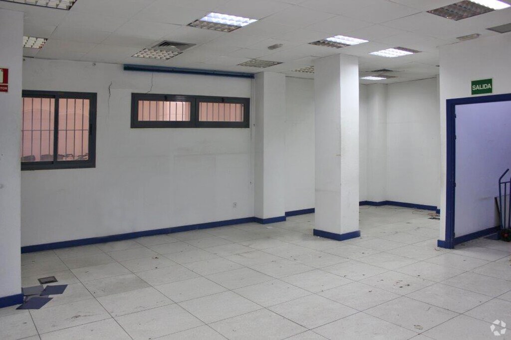 Alcorcón, MAD 28922 - - - Interior Photo - Image 2 of 2