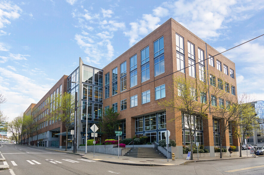 4300 Roosevelt Way NE, Seattle, WA for rent - Building Photo - Image 1 of 6