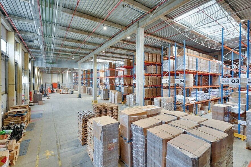 Industrial in Marly-la-Ville to rent - Interior Photo - Image 3 of 5