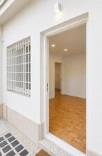 Retail in Barcelona, Barcelona to rent Interior Photo- Image 1 of 5